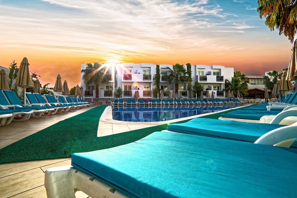 בריכה תמונה