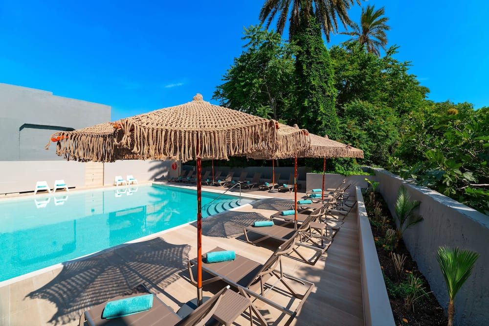 בריכה תמונה