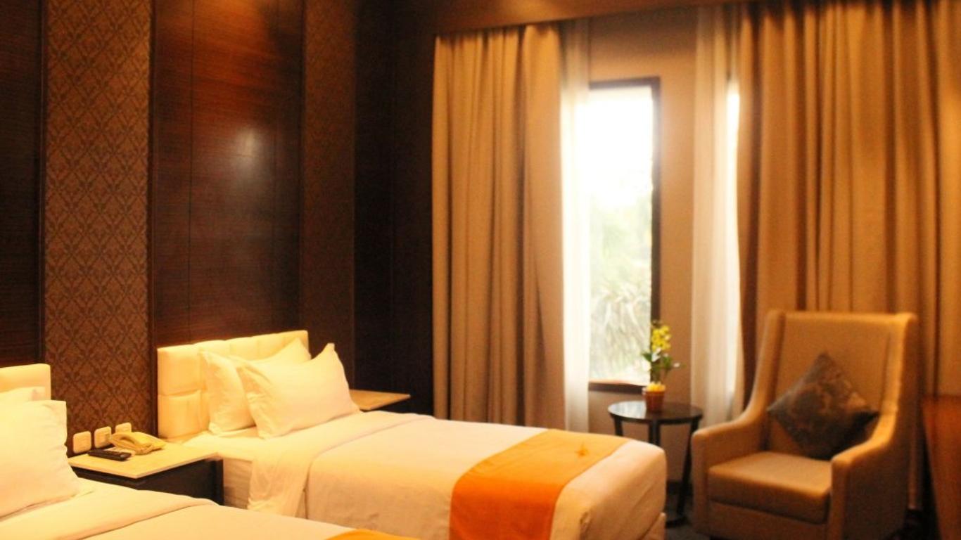 Grand Arjuna Hotel
