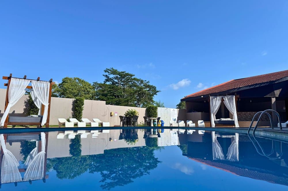 בריכה תמונה