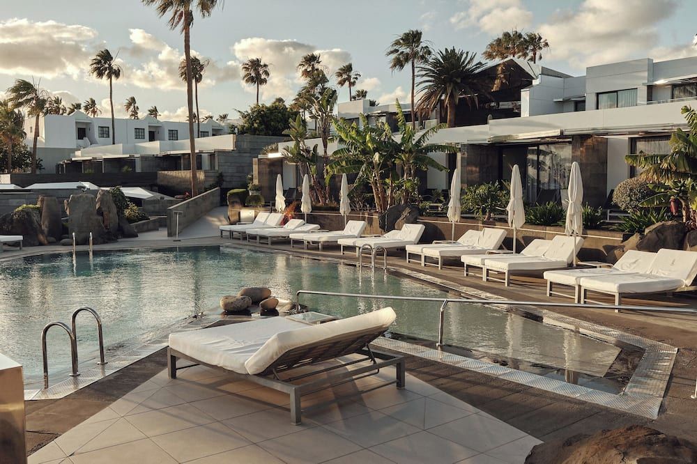 בריכה תמונה