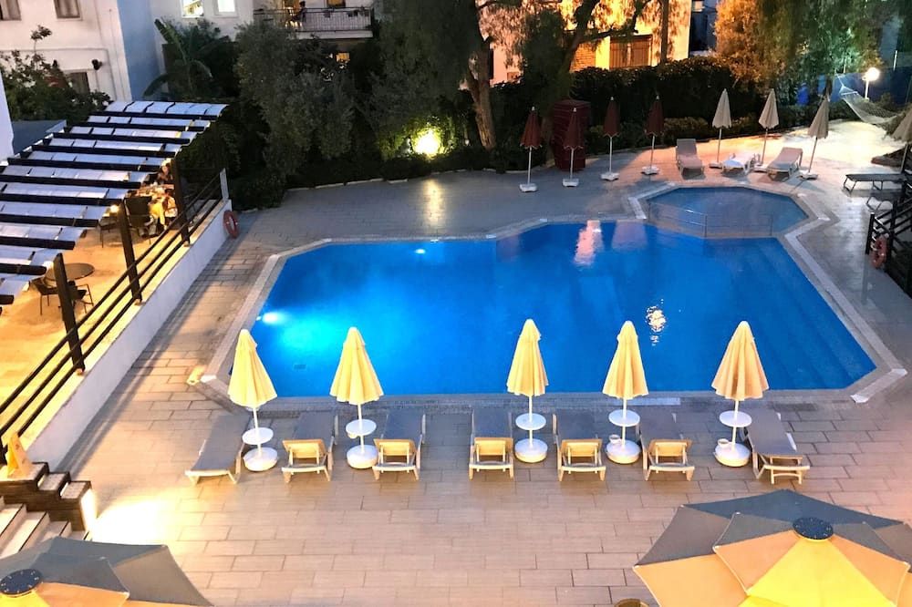 בריכה תמונה