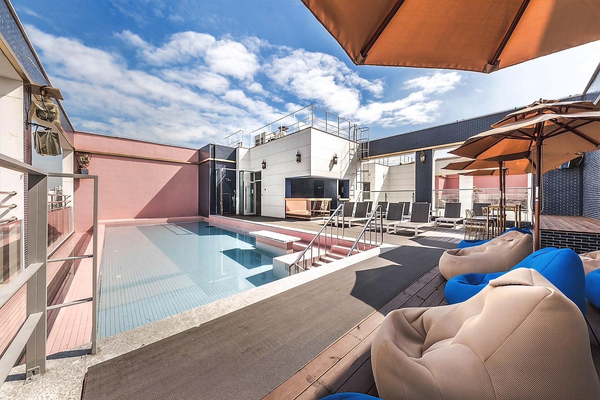 בריכה תמונה