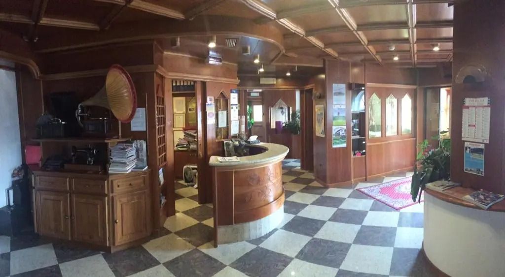 דלפק קבלה תמונה