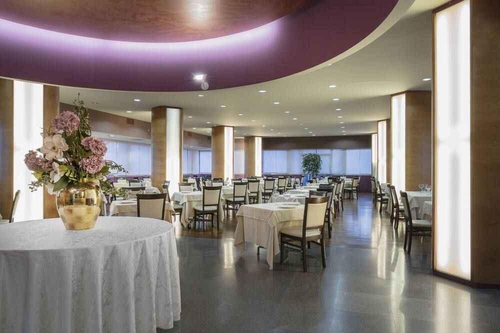 מסעדה תמונה