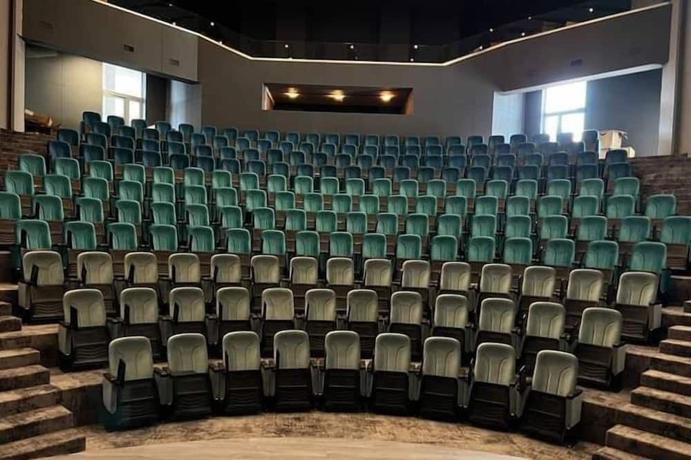 חדר ישיבות