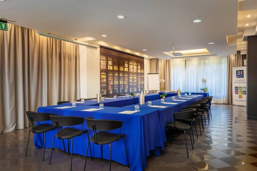 חדר ישיבות