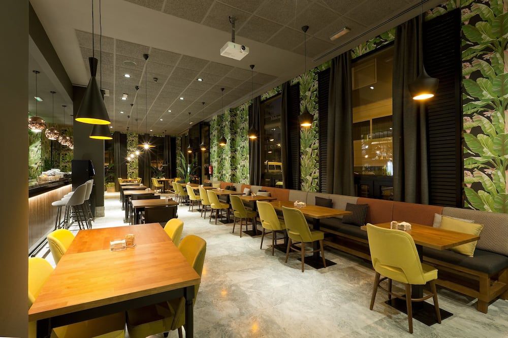 מסעדה תמונה