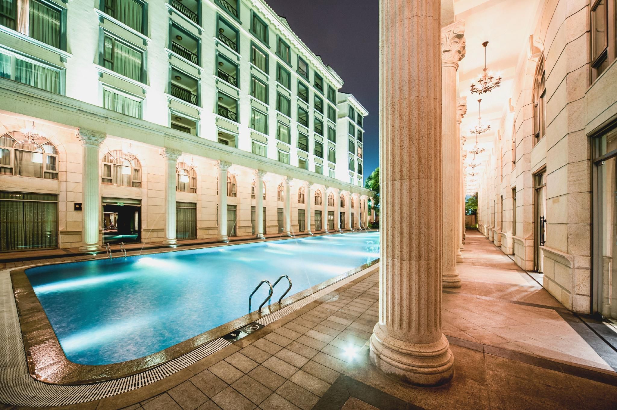 בריכה תמונה