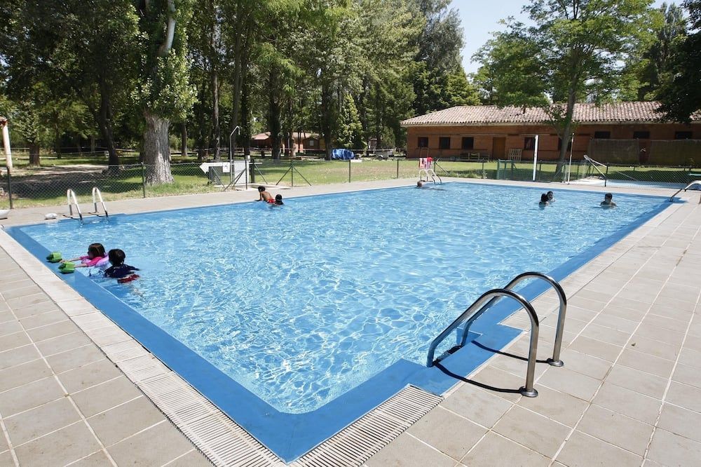 בריכה תמונה