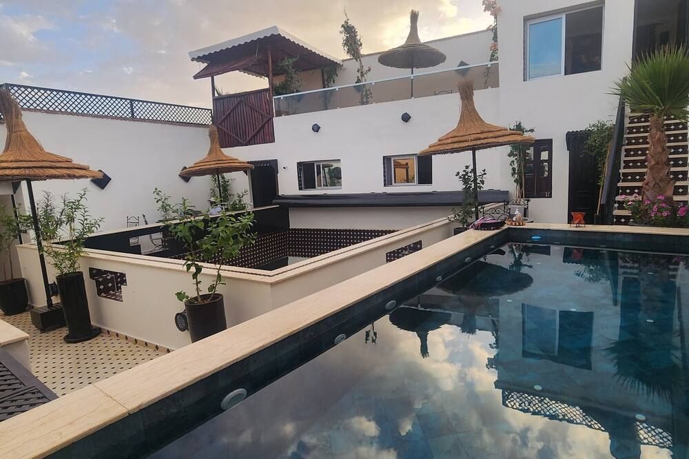 בריכה תמונה