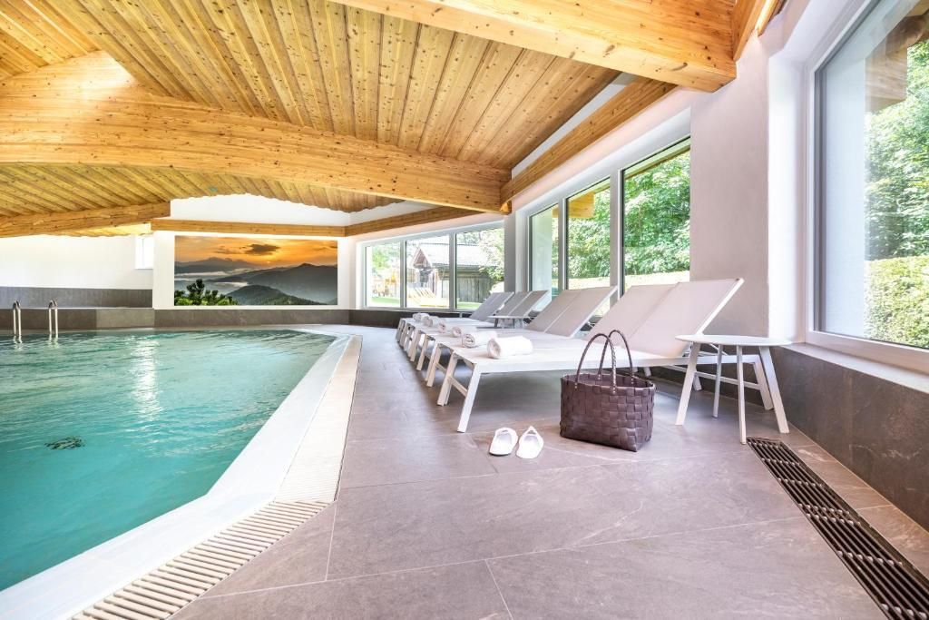 בריכה תמונה