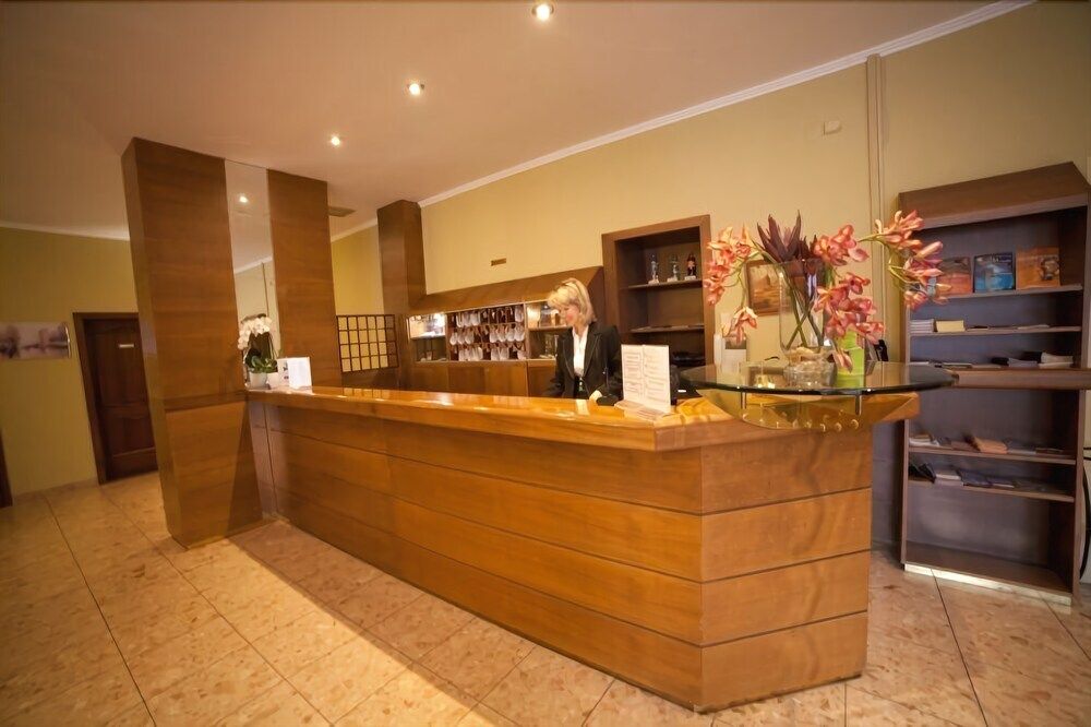 דלפק קבלה תמונה