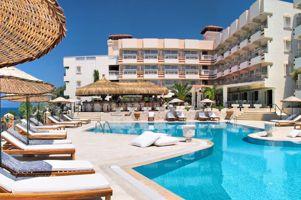 בריכה תמונה