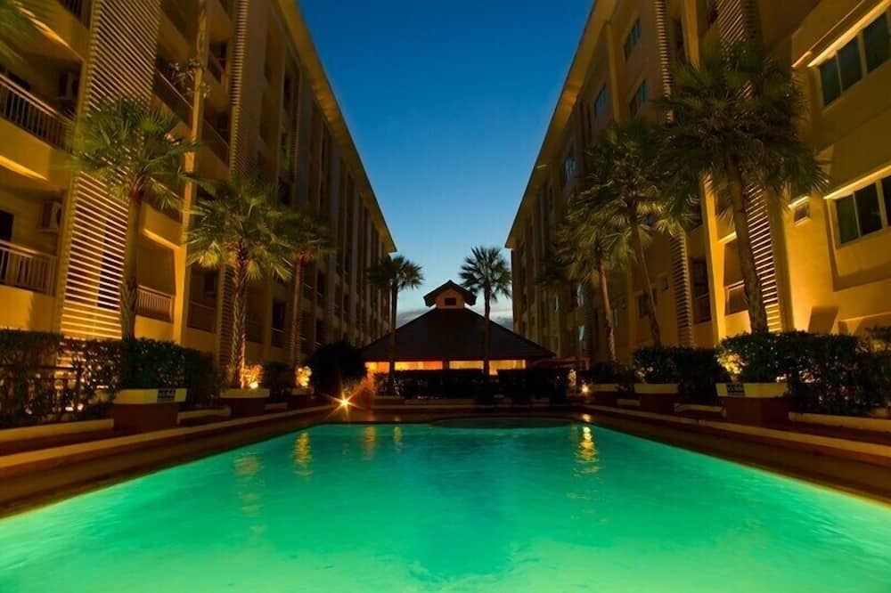 בריכה תמונה