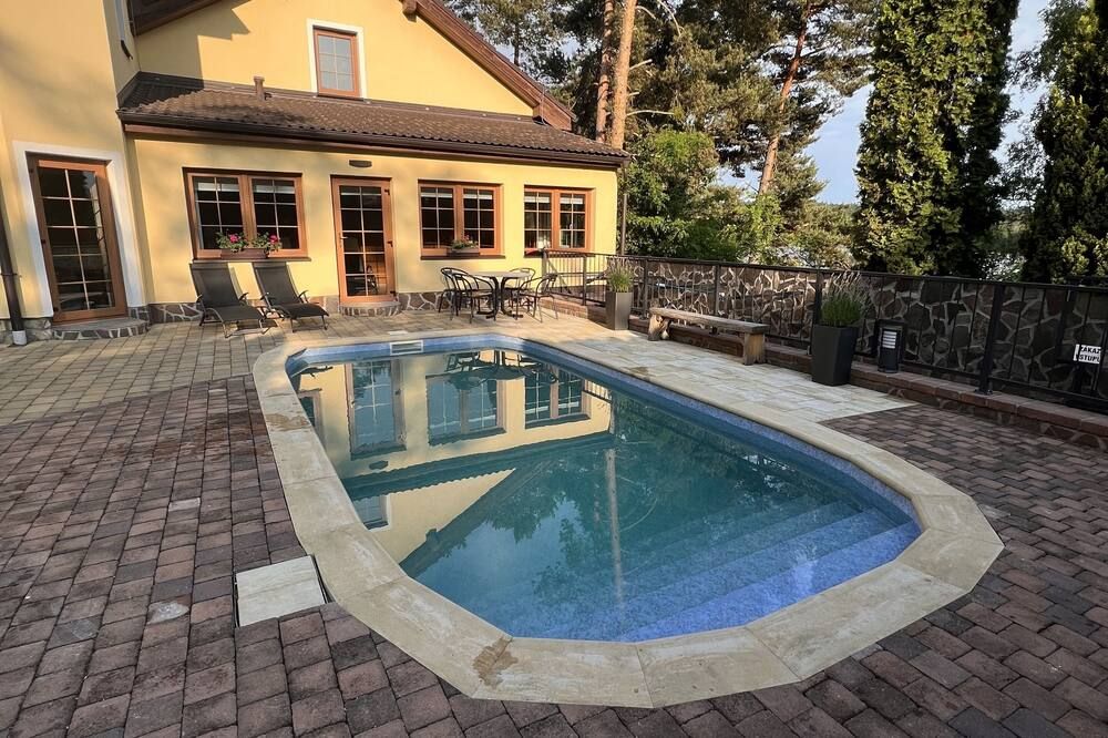 בריכה תמונה