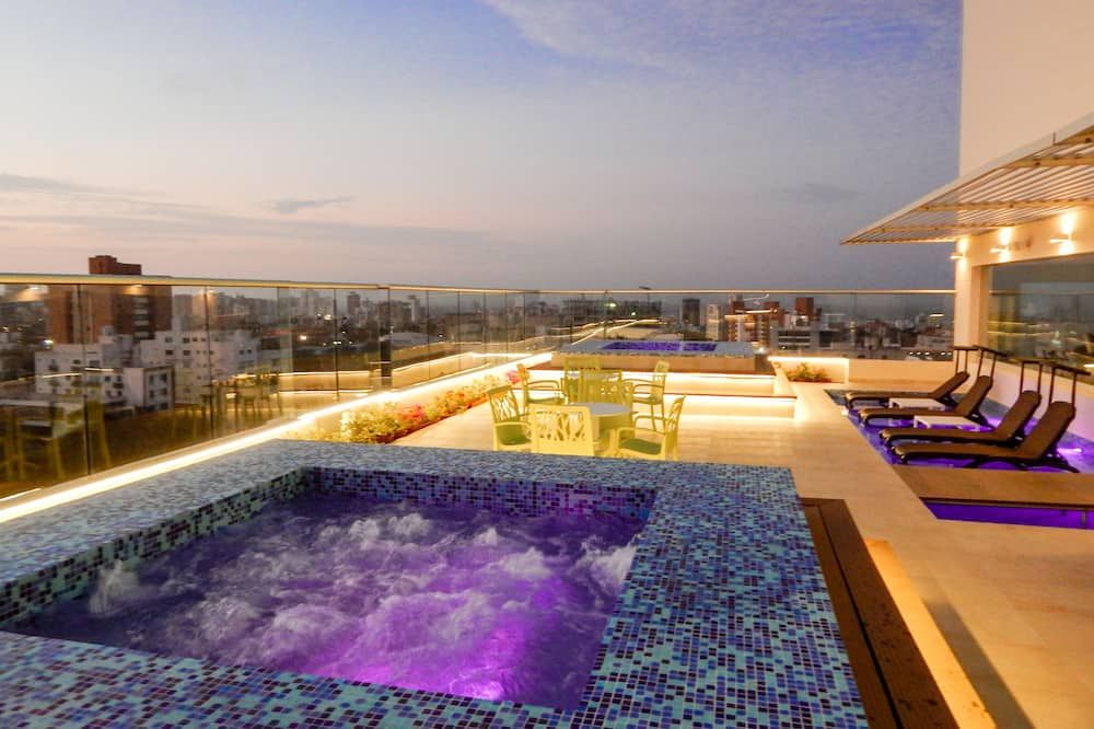 בריכה תמונה