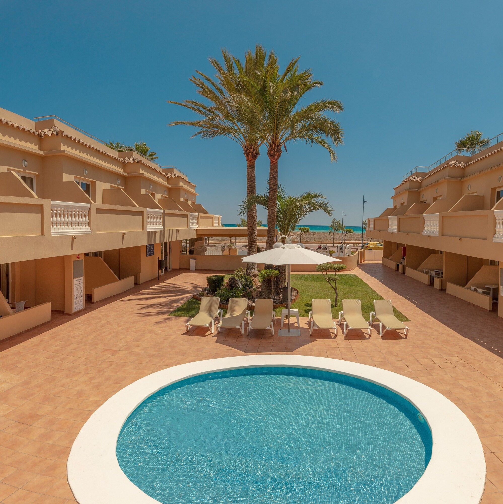 בריכה תמונה