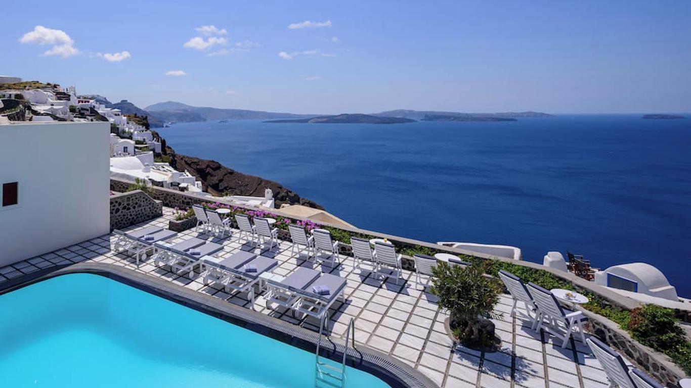 Nikos Villas Hotel in Oia Santorini