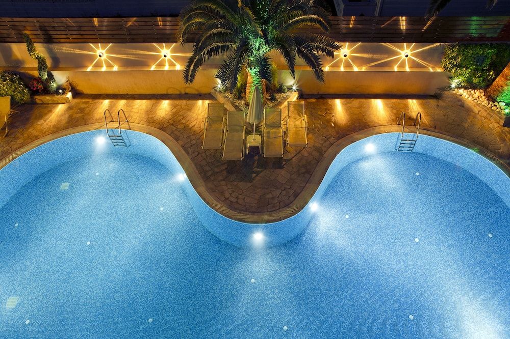 בריכה תמונה