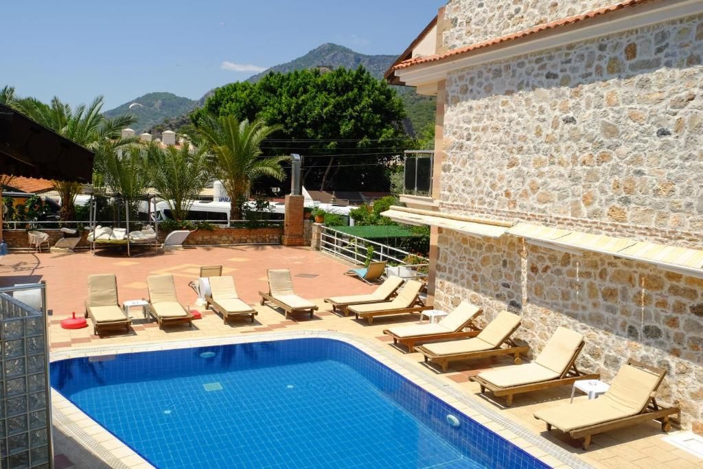 בריכה תמונה