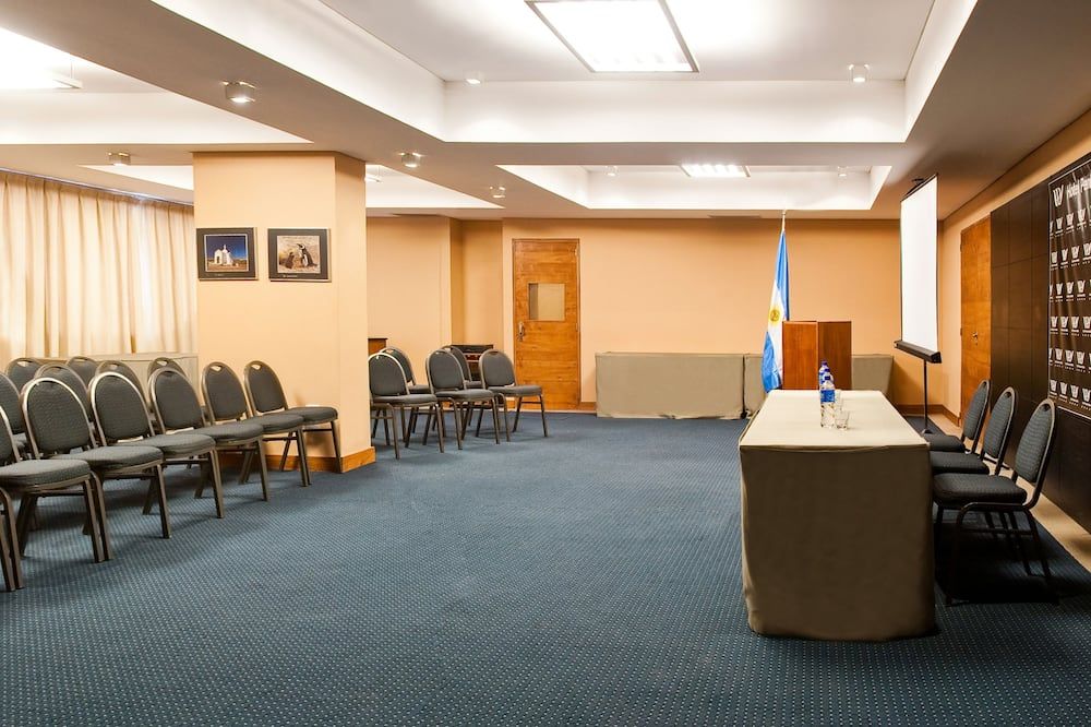 חדר ישיבות