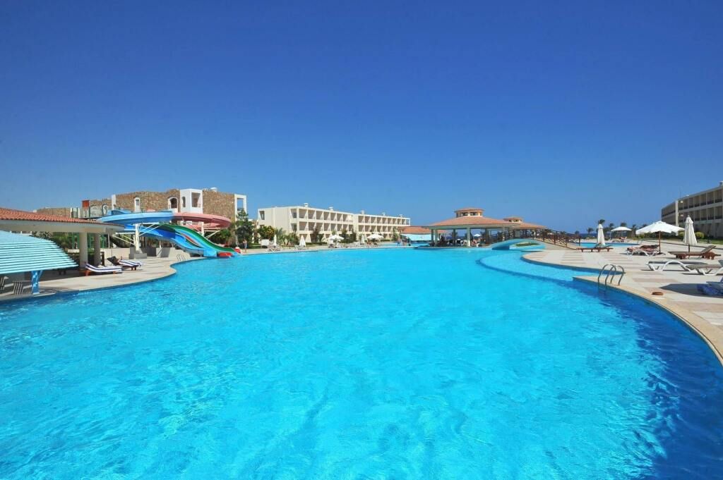 בריכה תמונה