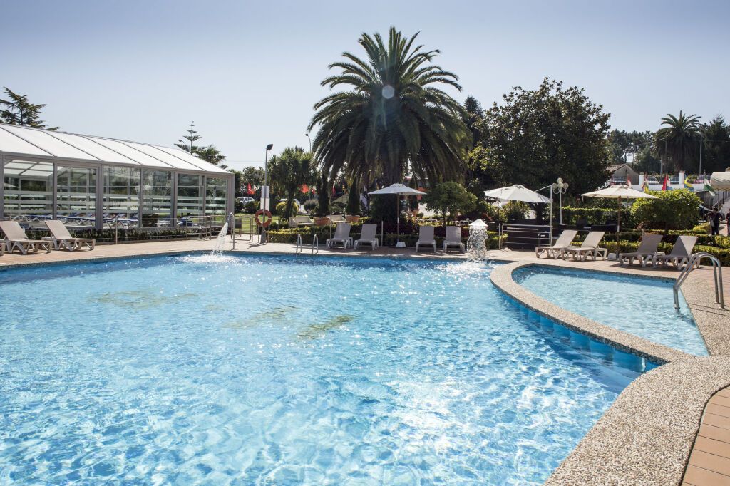 בריכה תמונה