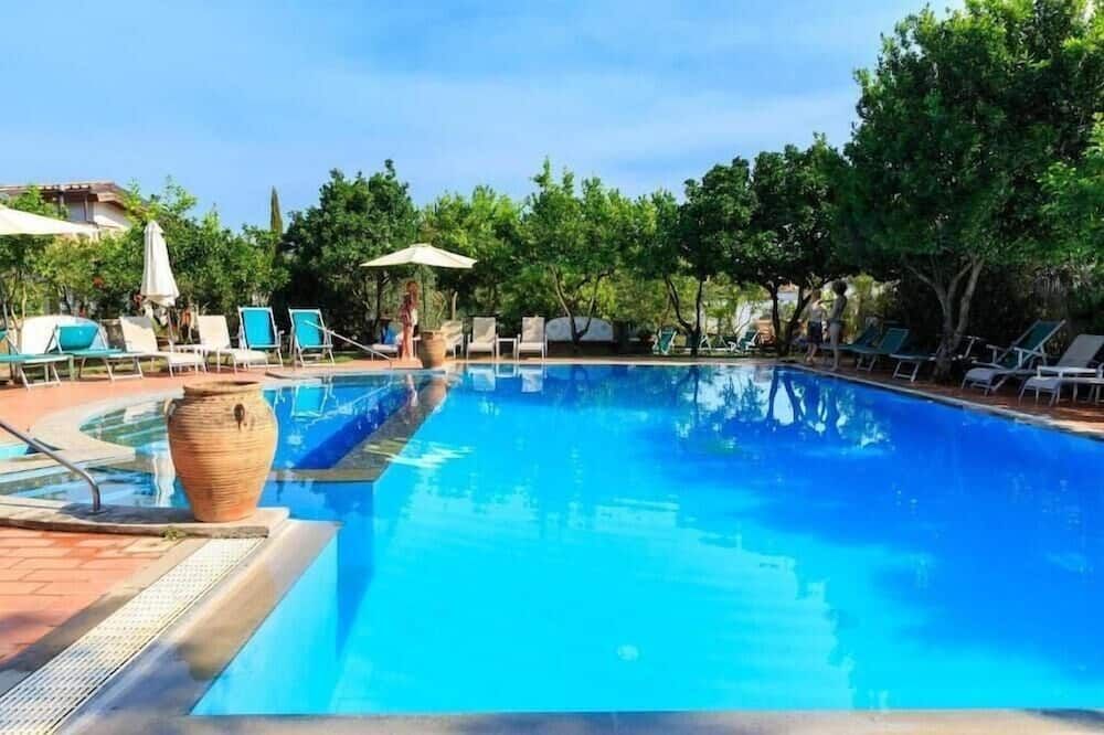 בריכה תמונה