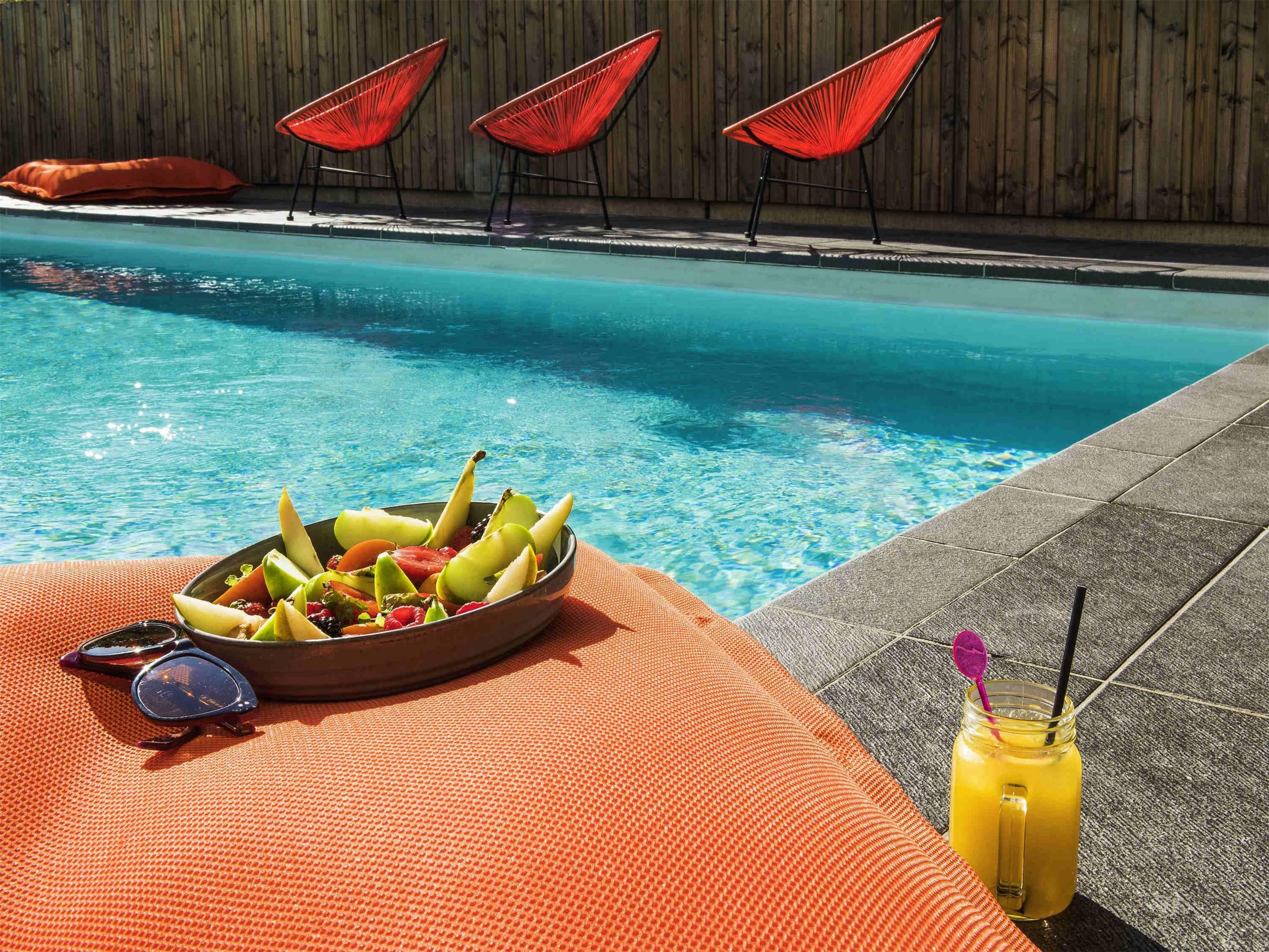 בריכה תמונה