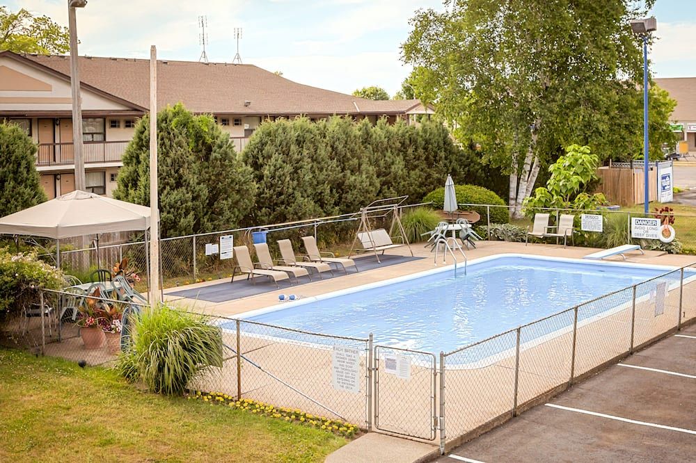 בריכה תמונה