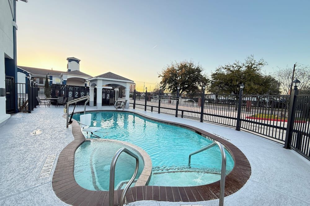 בריכה תמונה