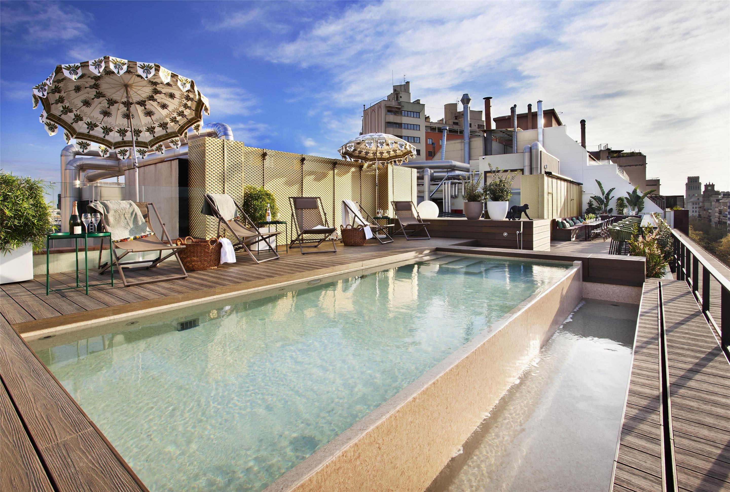 בריכה תמונה