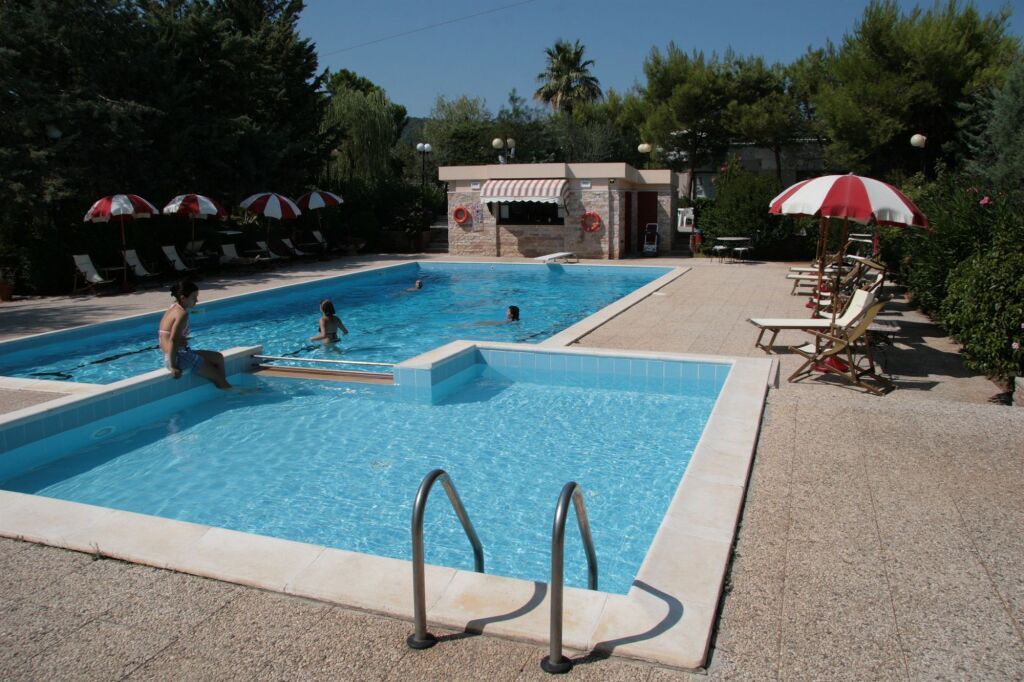 בריכה תמונה