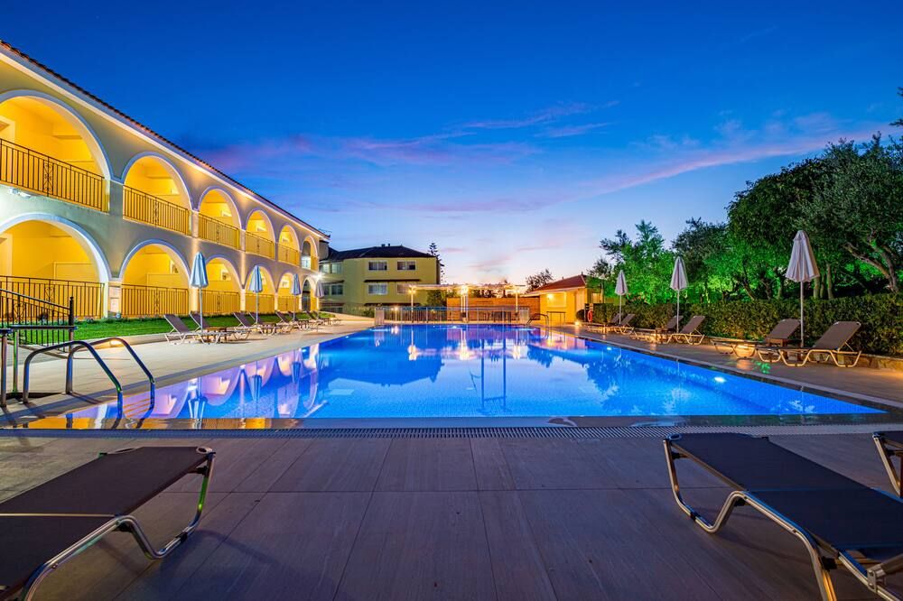 בריכה תמונה