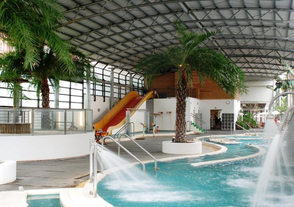 בריכה תמונה