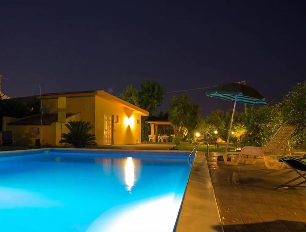 בריכה תמונה