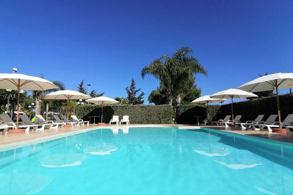 בריכה תמונה