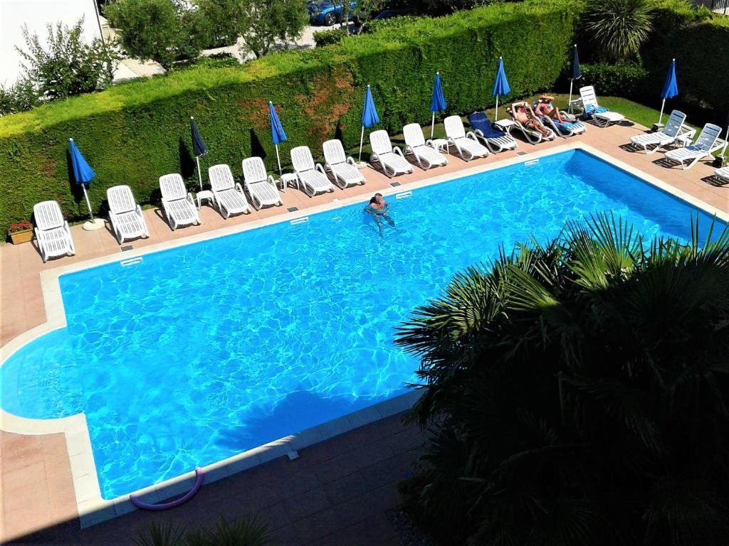 בריכה תמונה