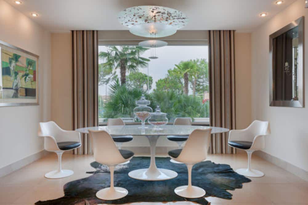 חדר אוכל תמונה