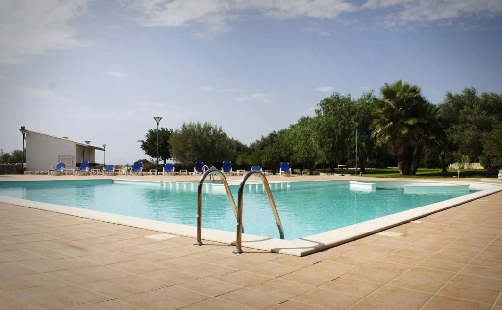 בריכה תמונה