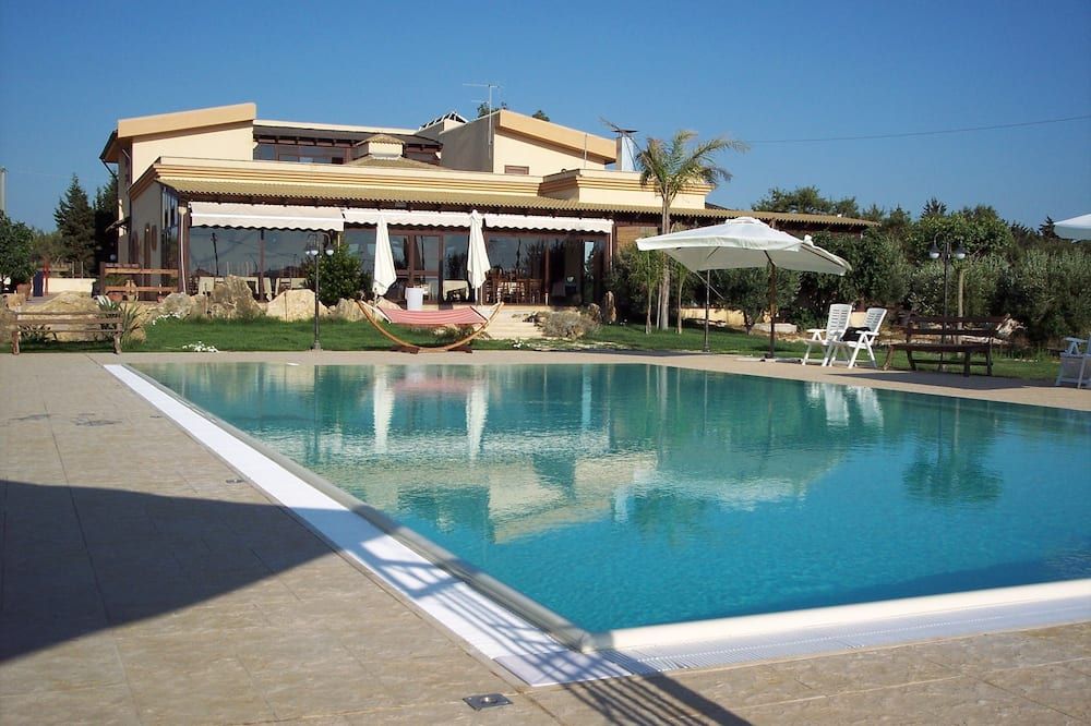 בריכה תמונה