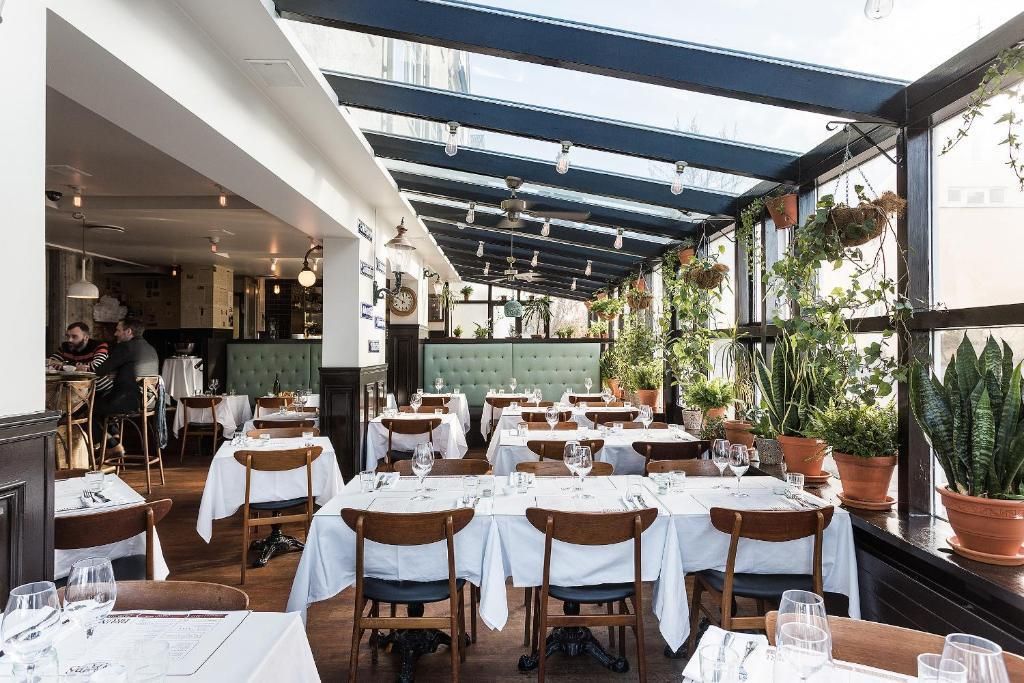 מסעדה תמונה