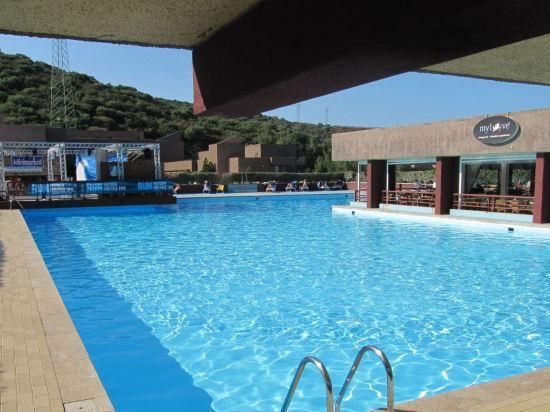 בריכה תמונה