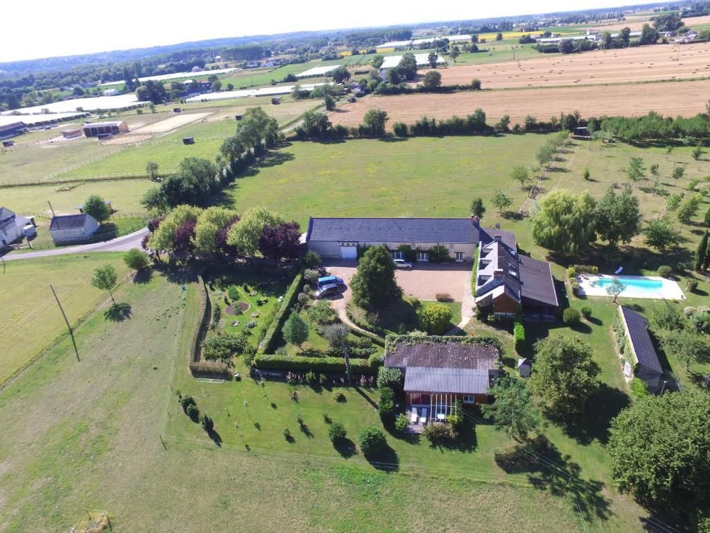 נוף חיצוני תמונה