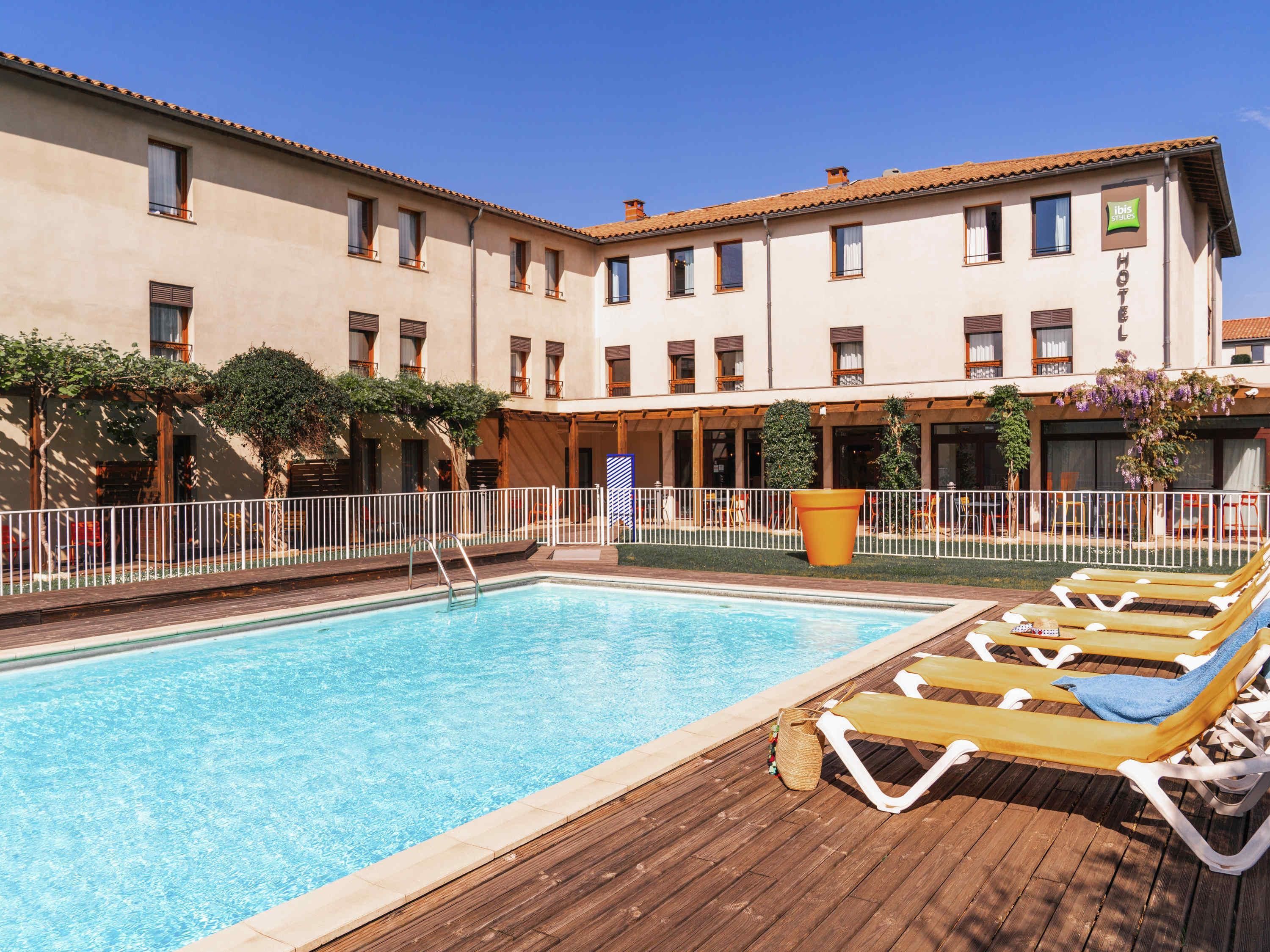 בריכה תמונה