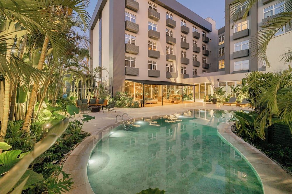 בריכה תמונה