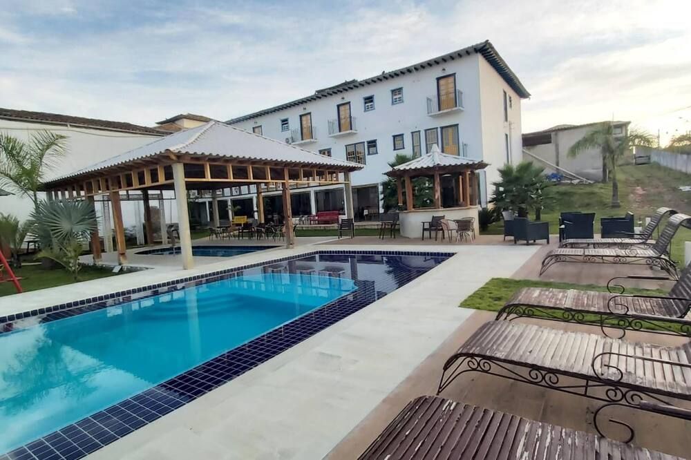 בריכה תמונה