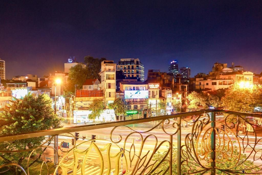 נוף חיצוני תמונה