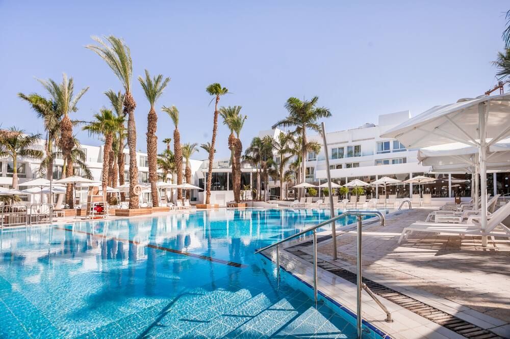 בריכה תמונה